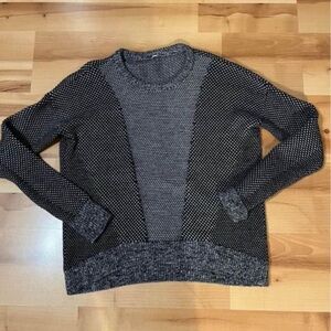 🌷2 for $10🌷Black& Grey Lululemon sweater